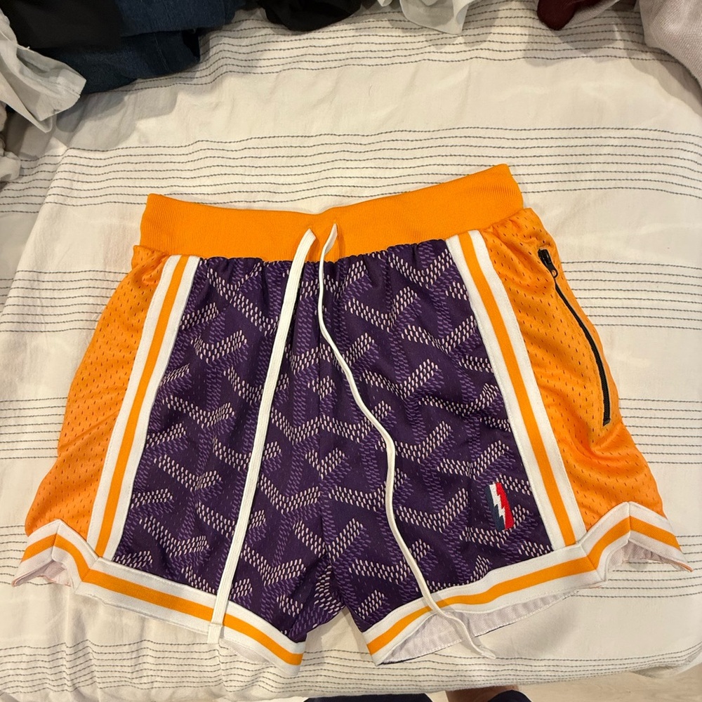 Collect & Select - Swingman Shorts - Size XS